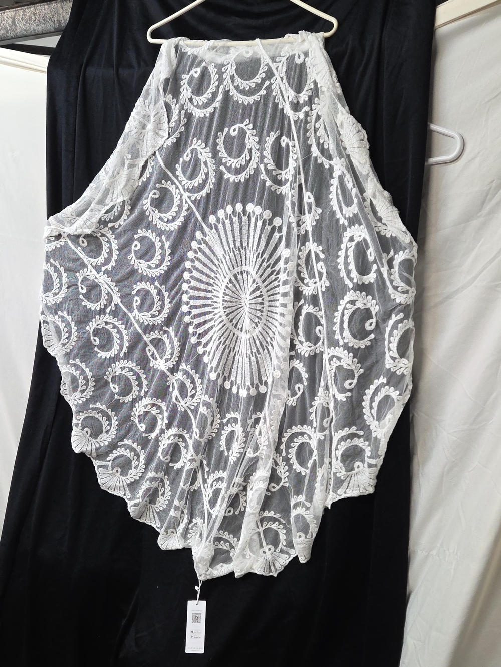 Cupshe White Lace Shawl, Cape, Veil Embroidered